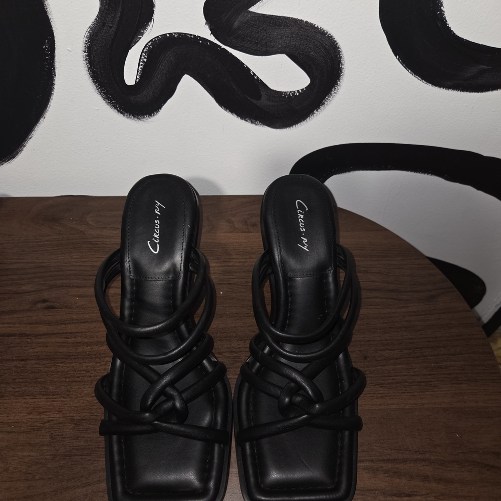 Circus by Sam Edelman Black Strappy Sandals - Picture 2 of 2